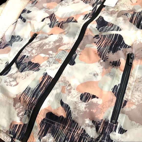 NYDJ Printed Sports Camo Lightweight Windbreaker - Picture 12 of 14